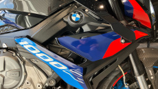 (23MY) BMW M1000 R